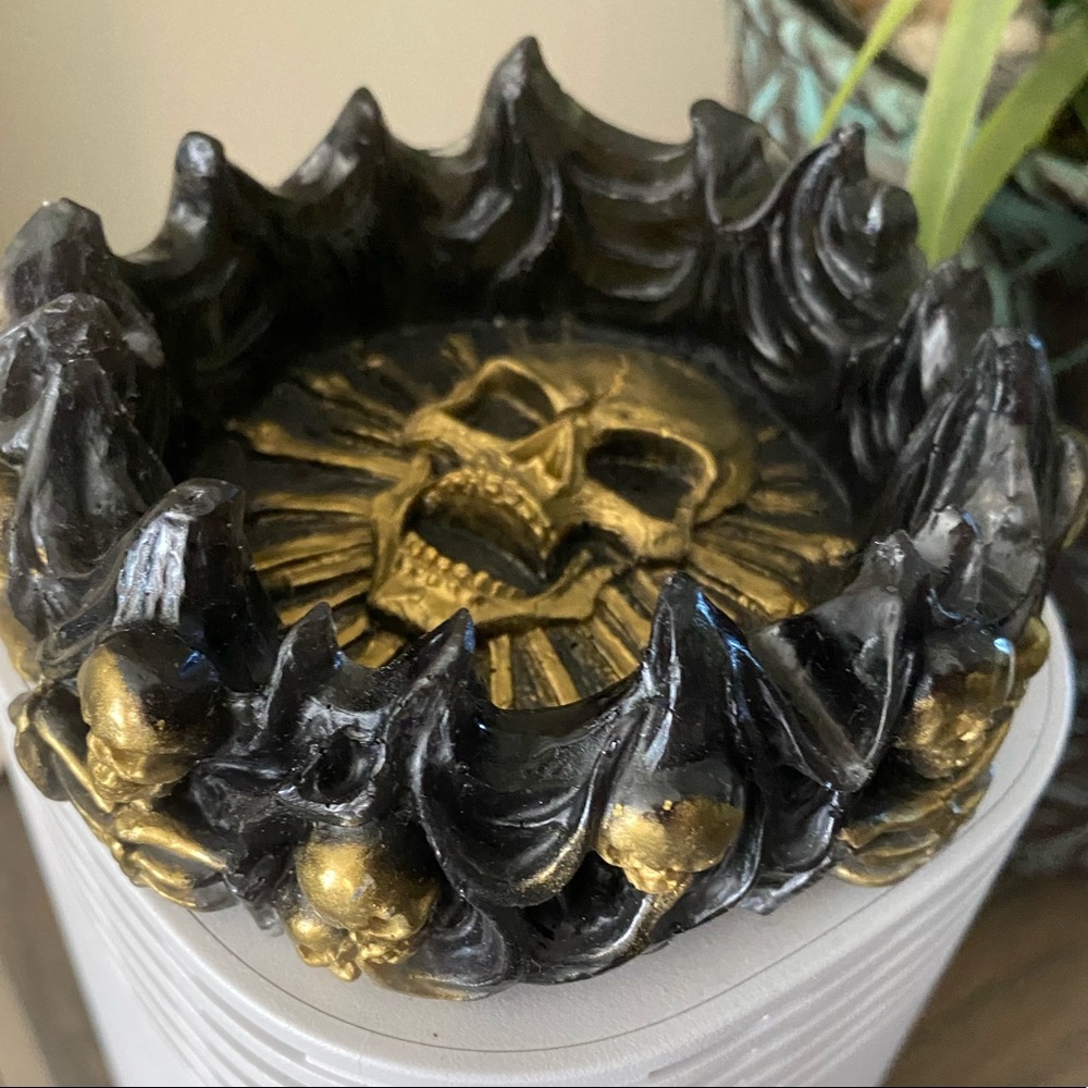 Skull/Flame Ash Tray